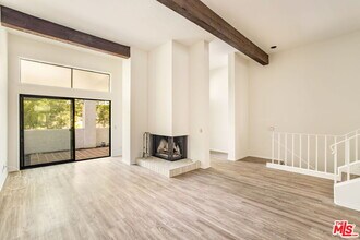 1559 Palisades Dr in Los Angeles, CA - Building Photo - Building Photo