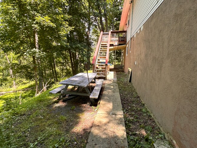 244 Analomink St in East Stroudsburg, PA - Building Photo - Building Photo