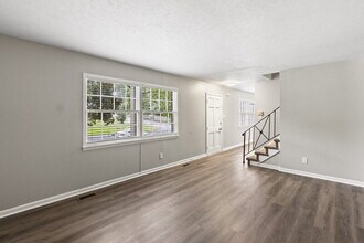 10577 Thrasher Rd in Jonesboro, GA - Building Photo - Building Photo