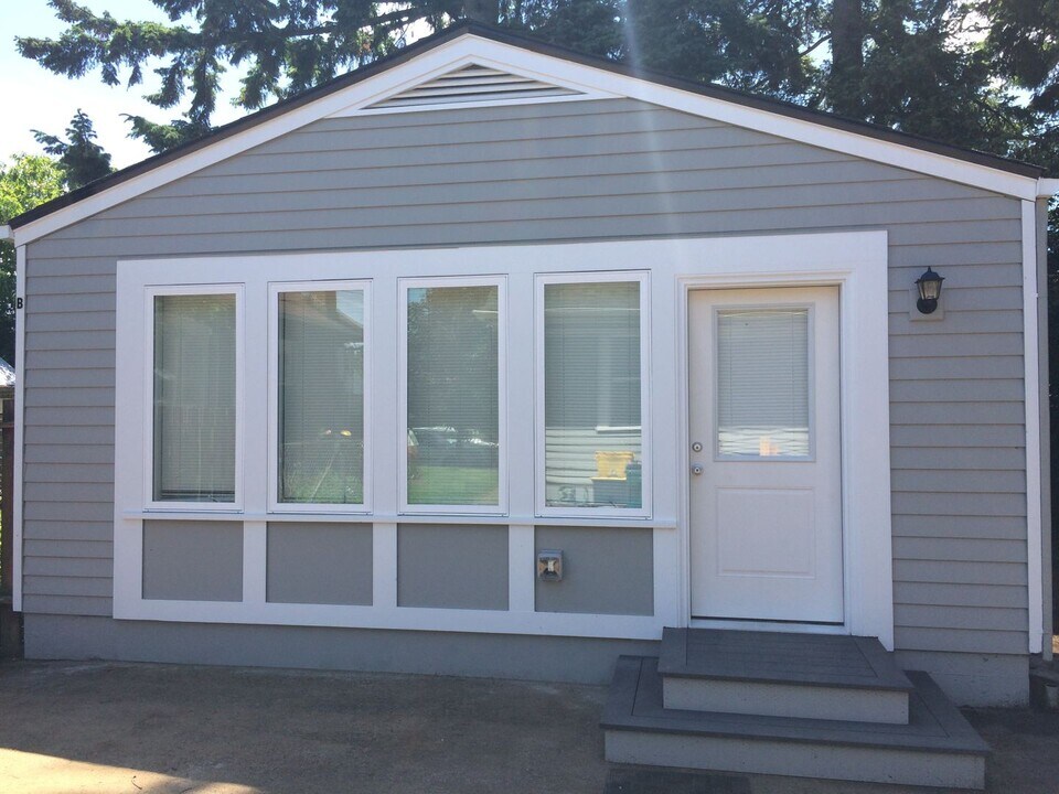 7024 NE Oregon St in Portland, OR - Building Photo