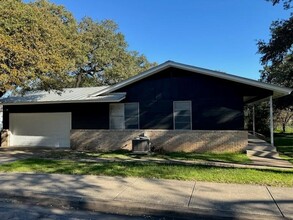 1710 Brackenridge St in Austin, TX - Building Photo - Building Photo