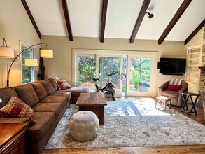 20 Fairway Dr in Grantham, NH - Building Photo - Building Photo