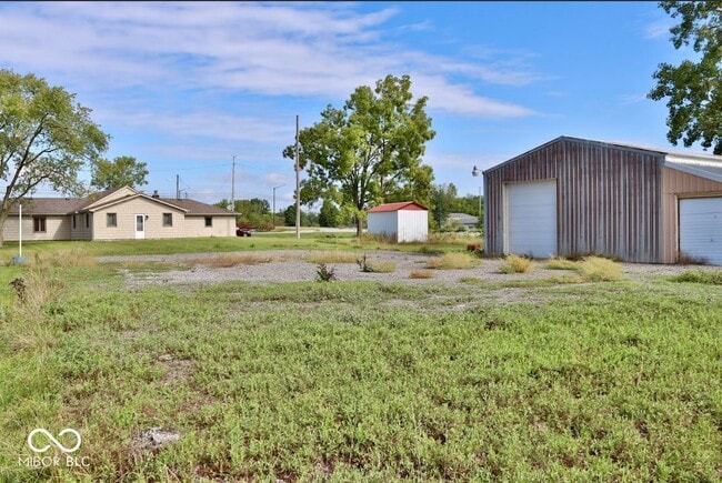 10151 Old National Rd in Indianapolis, IN - Building Photo - Building Photo