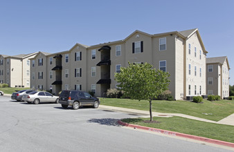 Mountain View Apartments in Fayetteville, AR - Foto de edificio - Building Photo