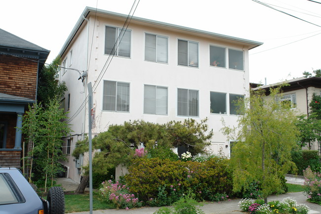 2812 Hillegass Ave in Berkeley, CA - Building Photo - Building Photo