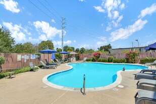 3098 Rue D’Orleans in San Diego, CA - Building Photo
