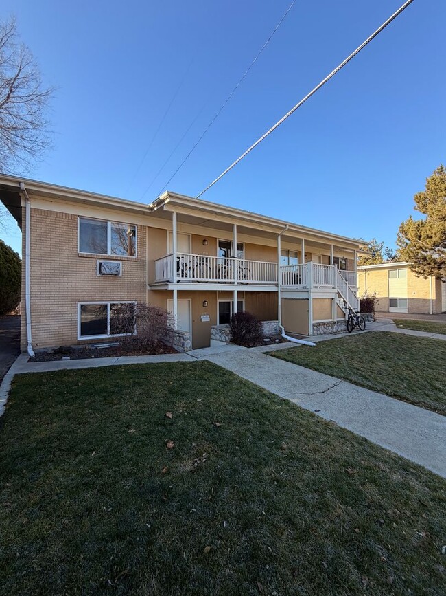 property at 1933-1939 W Potter Dr