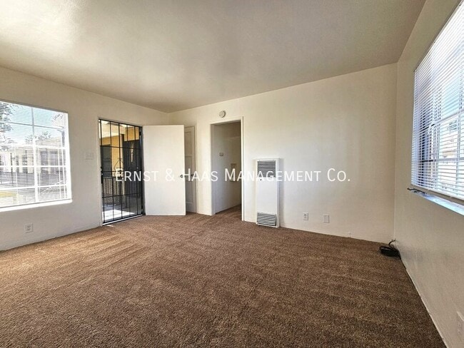 1027 E 7th St in Long Beach, CA - Building Photo - Building Photo