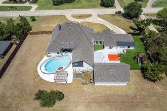 209 Carriage Hill Ln in Heath, TX - Foto de edificio - Building Photo