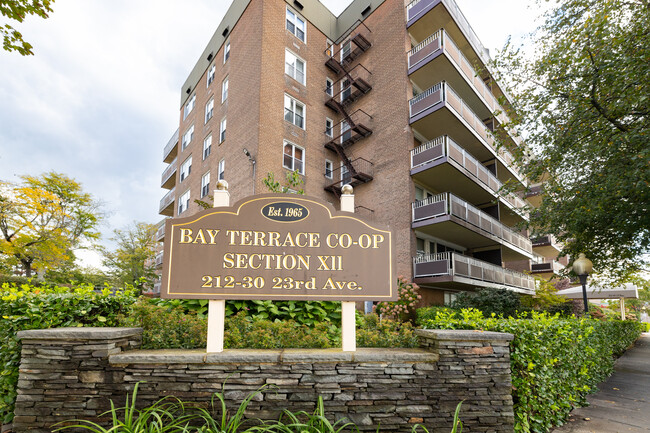 Bay Terrace Cooperative Section XII, Inc. in Bayside, NY - Building Photo - Building Photo