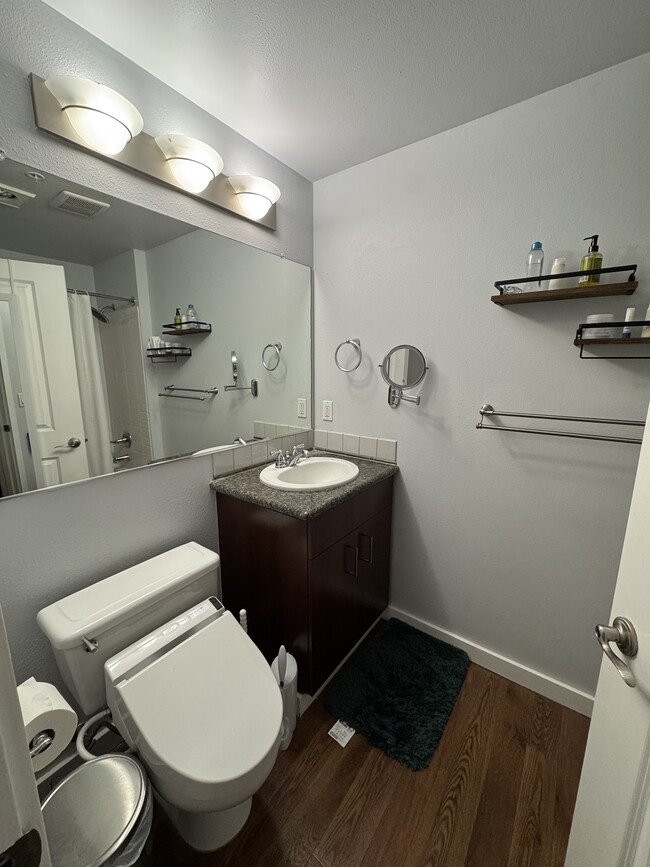 108 5th Ave S in Seattle, WA - Building Photo - Building Photo
