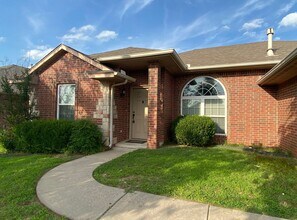 7916 Breezewood Dr in Oklahoma City, OK - Building Photo - Building Photo