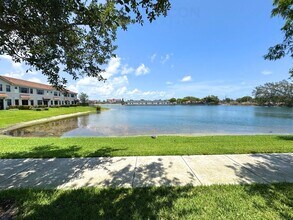 1071 NW 33rd Manor in Pompano Beach, FL - Building Photo - Building Photo