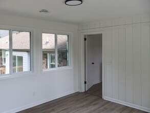 129 Lake Point Dr in Gallatin, TN - Building Photo - Building Photo