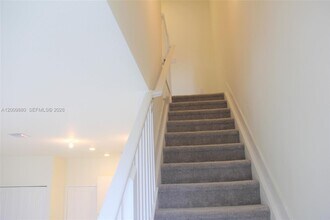 4272 NW 82nd Ave in Doral, FL - Building Photo - Building Photo