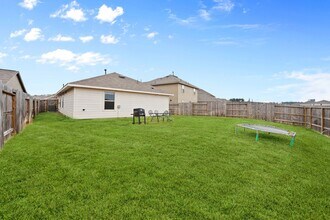 18950 Panzini Dr in New Caney, TX - Building Photo - Building Photo