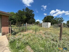 6186 Farm to Market 1715 in Lampasas, TX - Building Photo - Building Photo