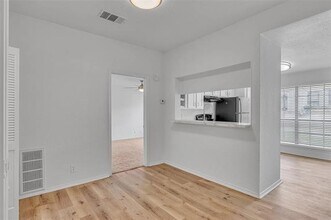 6044 Stoneybrook Dr in Fort Worth, TX - Foto de edificio - Building Photo