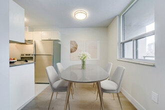 Haldimand Apartments in Hamilton, ON - Building Photo - Building Photo