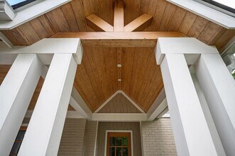 220 Lakeview Ave NE in Atlanta, GA - Building Photo - Building Photo