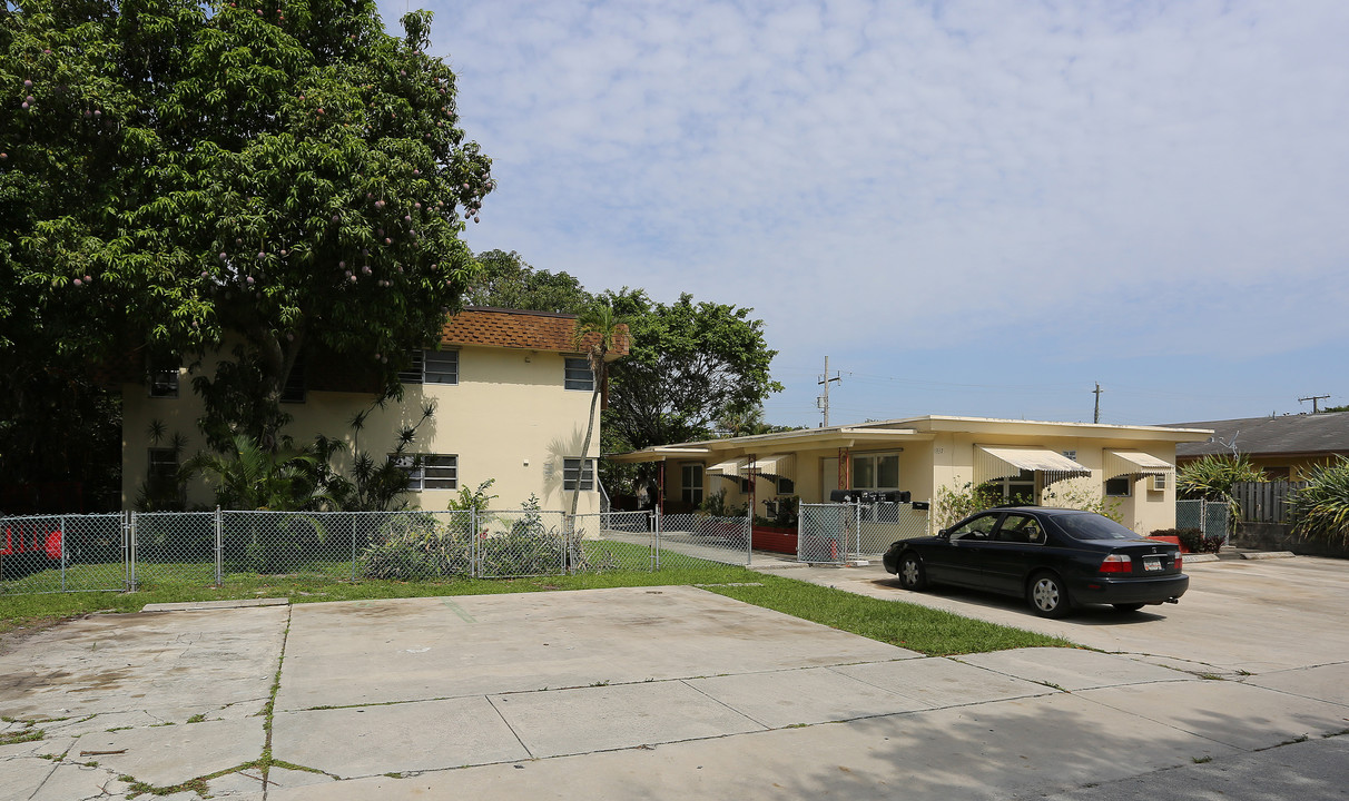 1335-1337 NE 5th Ave in Fort Lauderdale, FL - Building Photo