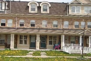 29 Ecopark Gate in Toronto, ON - Building Photo