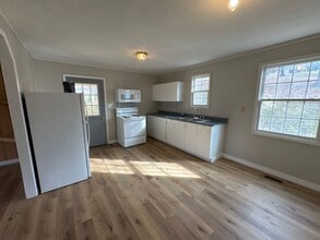 205 Valley St in Grand Rivers, KY - Building Photo - Building Photo