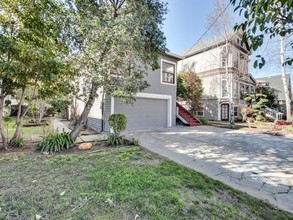 1521 Verdi St in Alameda, CA - Foto de edificio - Building Photo