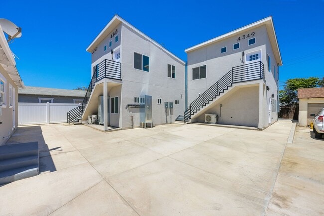 4349 Bancroft St in San Diego, CA - Building Photo - Building Photo