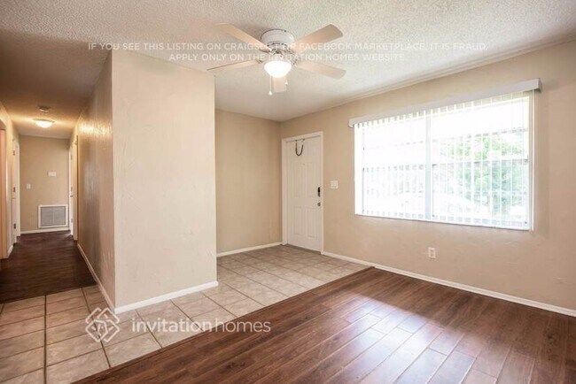 9064 Hamlin Rd W, Unit 1100 Darbyshire Road-1 in Ft. Myers, FL - Foto de edificio - Building Photo