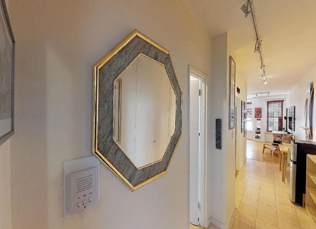 352 W 56th St in New York, NY - Building Photo - Building Photo
