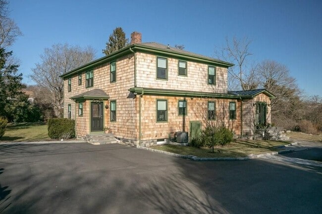 property at 2 Boulevard