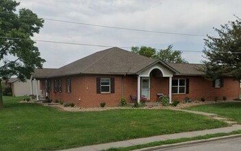 601 W 1st St in Aviston, IL - Building Photo - Building Photo