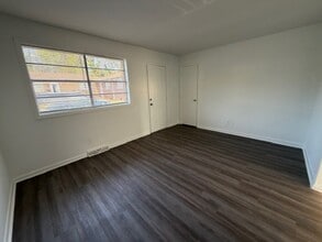 705 Glover St, Unit E in Greensboro, NC - Building Photo - Building Photo