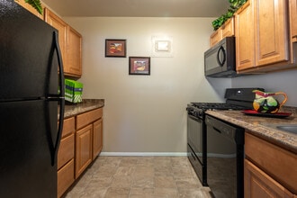 Windsor Forest in Baltimore, MD - Building Photo - Interior Photo