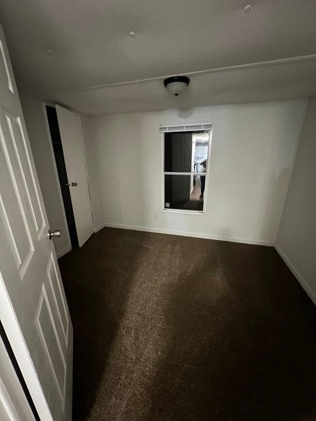 691 Julia St in Henderson, NC - Building Photo - Building Photo