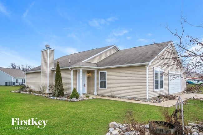 1315 Shadetree Ln in Sheridan, IN - Foto de edificio - Building Photo