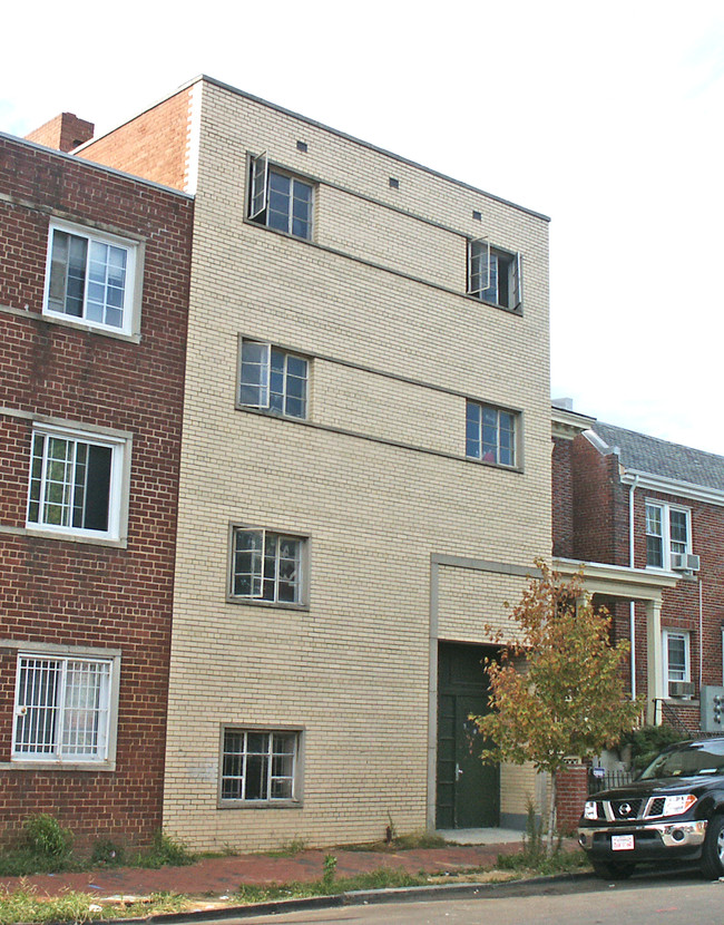 718 Park Rd NW in Washington, DC - Building Photo - Building Photo