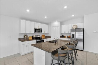 13084 Garnet Raspberry Ave in Wimauma, FL - Building Photo - Building Photo