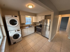 1407 S Madison Ave, Unit Apt A in Clearwater, FL - Building Photo