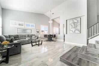 2076 E Wigwam Ave in Las Vegas, NV - Foto de edificio - Building Photo