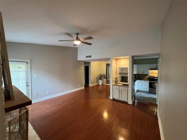 2001 Bering Dr photo'