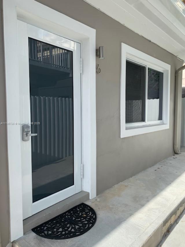 7921 Abbott Ave in Miami, FL - Building Photo - Building Photo