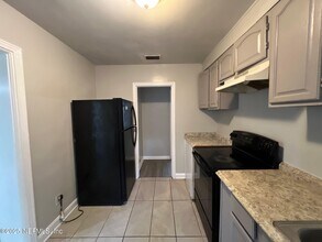 3047 W 12th St in Jacksonville, FL - Building Photo - Building Photo