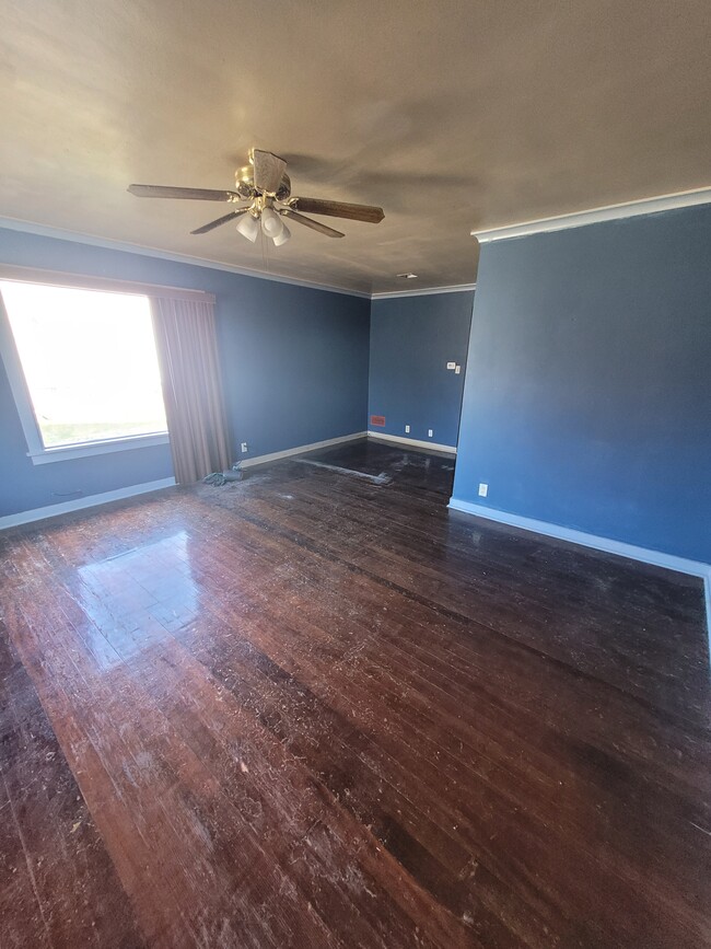 property at 1021 Huron Ave