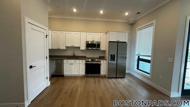 16-18 HighGate St. in Boston, MA - Foto de edificio - Building Photo