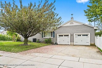 425 Atlantic Ave in Spring Lake, NJ - Building Photo - Building Photo