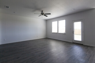 1450 Ponderosa Dr in Waxahachie, TX - Building Photo - Building Photo