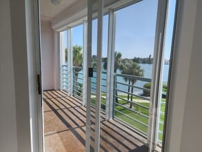 8040 Sailboat Key Blvd S in South Pasadena, FL - Building Photo - Building Photo