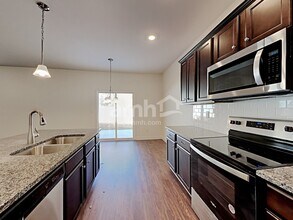 129 Dog Path Trl in Cumming, GA - Foto de edificio - Building Photo